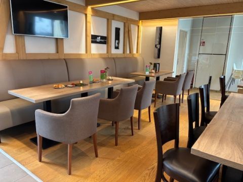 Veranstaltung: KUMA – Ausstellung mit Kunstcafé KUMA Cafe´